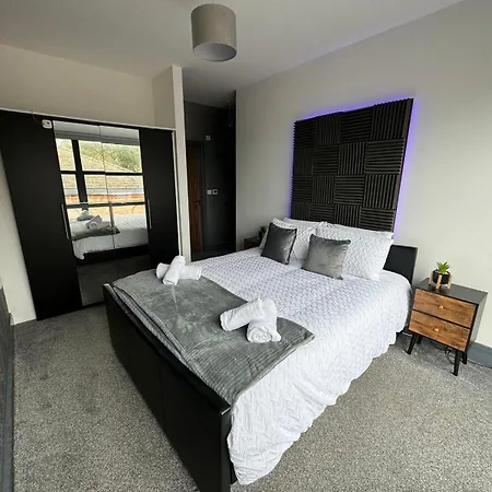 Quayside -2 Bedrooms - Sleeps 4 *