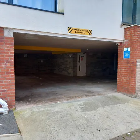 Apartment Quayside -2 Bedrooms - Sleeps 4 *